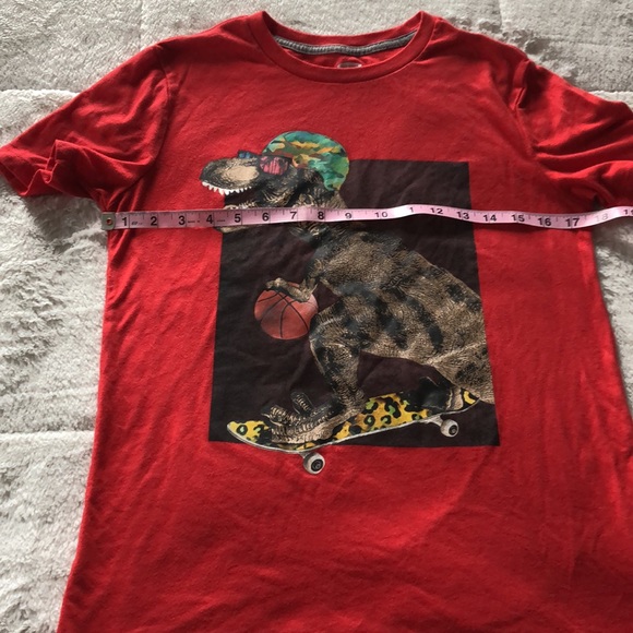 Old Navy Set of 2 Red & Green Short Sleeve Tees with Dinosaur Graphics | XL - Picture 10 of 15